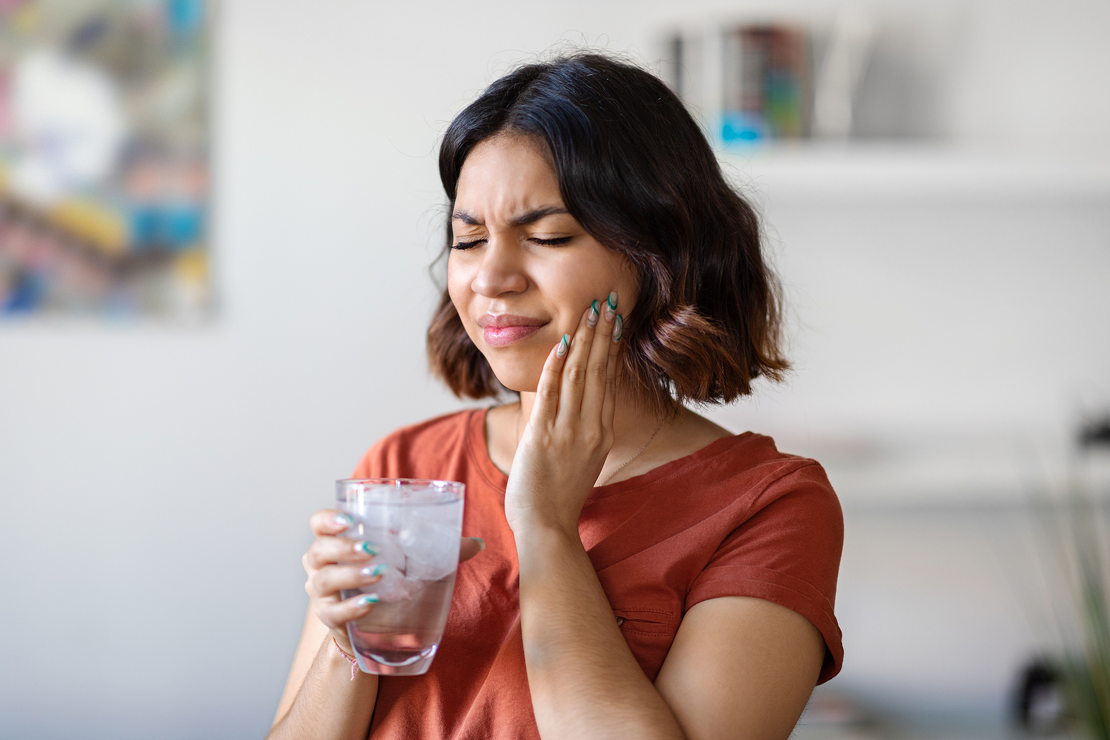 sensitive teeth pain while drinking cold water - Dentist Malvern