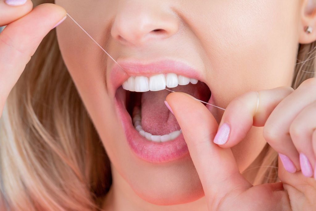 dental floss prevent dental emergency